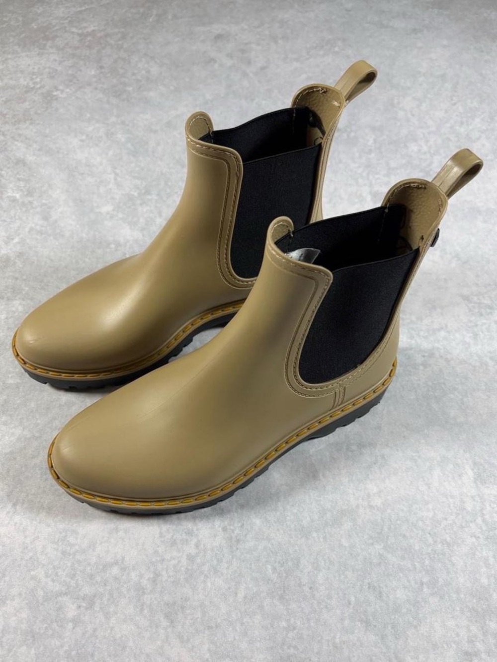 Igor Tan Rubber Ankle Rain Boots - Chelsea Style (EU 37 / US 6.5-7)